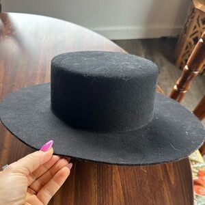 Gigi Pip hat. Size small worn once.